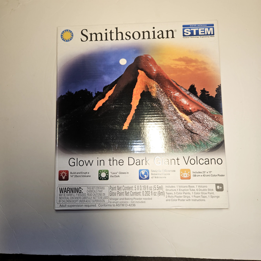 Smithsonian Glow in the Dark Giant Volcano Build & Erupt 14" Volcano Kit